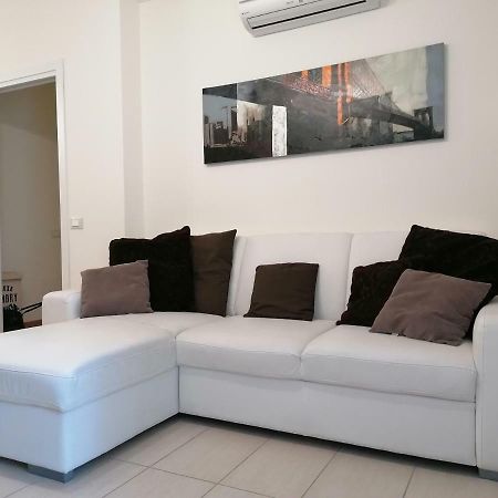 Appartamento Elegante Nuovissimo Куарту-Сант'Элена Экстерьер фото